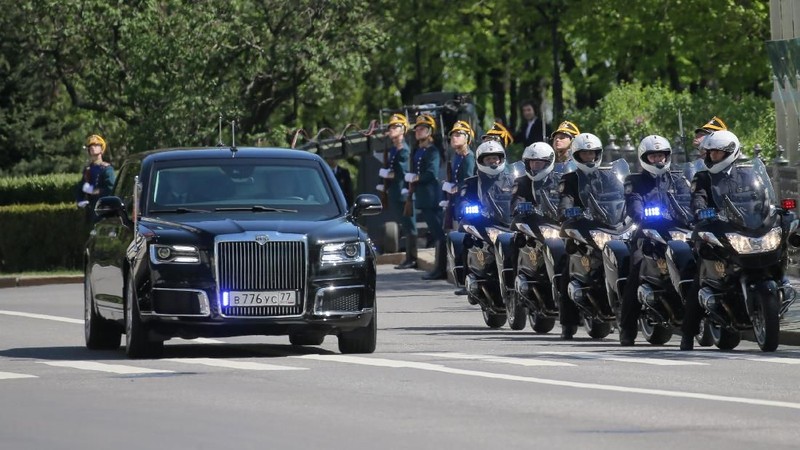 Mobil ini akan bersaing melawan merek seperti Mercedes-Maybach, Bentley, atau Rolls-Royce.