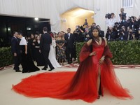 Heboh Nicki Minaj Sebut Vaksin Buat Testis Bengkak-Impoten