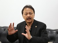 Belum Setahun, Tito Sulistio Mundur dari Dirut CMNP