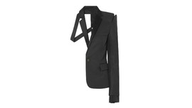 Gaya Cut Out Ekstrem, Jeans Nyaris Bugil dan Setengah Blazer