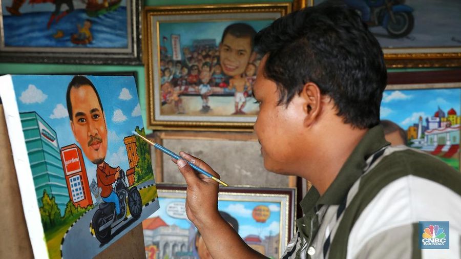 Seni lukis jalanan tidak membuat Seniman di Pasar Baru hilang, mereka masih tetap diminati di tengah perkembangan zaman teknologi.