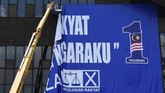Mahathir Mohamad mengantongi 113 dari 222 kursi di parlemen Malaysia atas rivalnya Najib Razak. (dok. REUTERS/Stringer)
