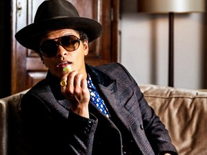 Lirik Risk It All Bruno Mars dan Arti Lagu beserta Chord-nya