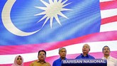 Najib Razak sebagai kandidat perdana menteri mengaku menerima putusan rakyat dan Barisan Nasional serta menghormati prinsip-prinsp demokrasi parlementer. (dok. REUTERS/Athit Perawongmetha)