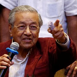 Mahathir: Proyek Kereta Cepat Ditunda, Bukan Dibatalkan