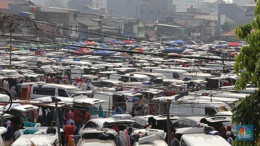 Kehadiran Pasar Tasik belakangan jadi polemik di Jakarta. Sebenarnya, apakah kehadiran mereka memberi manfaat ke ibukota?