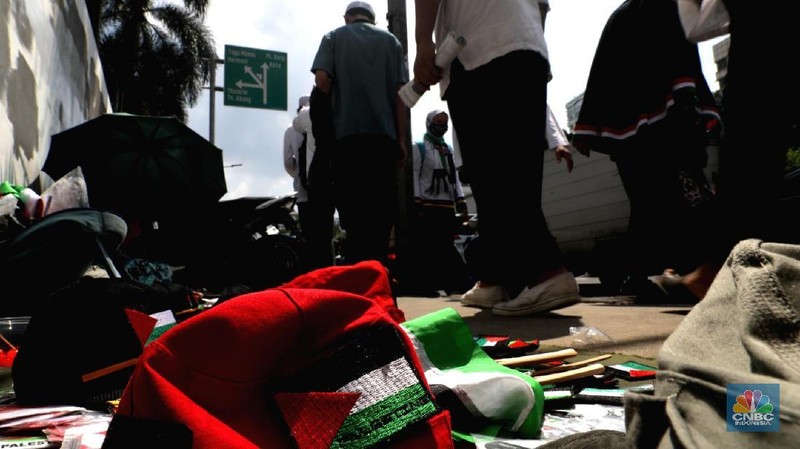 Pedagang atribut Palestina meraup keuntung dari aksi demonstrasi 11 Mei 2018.