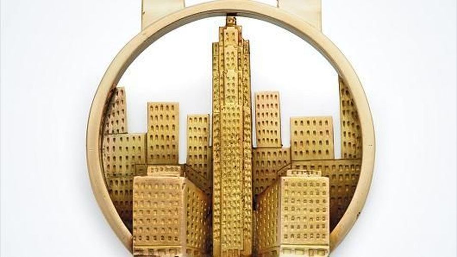 Ingin punya salah satu koleksi peninggalan keluarga konglomerat ternama Amerika, Rockefeller? Anda harus menyiapkan banyak uang agar bisa memilikinya.