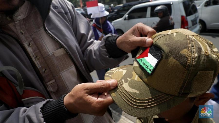 Pedagang atribut Palestina meraup keuntung dari aksi demonstrasi 11 Mei 2018.