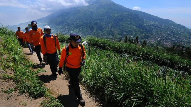 Jalur Pendakian Gunung Merapi Masih Ditutup