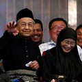 Mahathir Ingin Naikkan Harga Air Singapura 10 Kali Lipat!