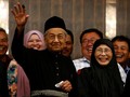 Mahathir Batal Rangkap Jabatan, Kabinet Siap Dilantik Senin