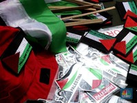 Pedagang Atribut Palestina Raup Cuan di Aksi Demo 115