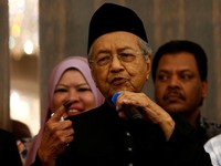 Mahathir: Utang Malaysia Capai 65% dari PDB