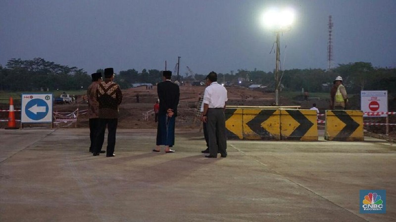 Presiden RI Joko Widodo hari ini meninjau langsung progres pembangunan ruas tol Gempol-Pasuruan Seksi II.