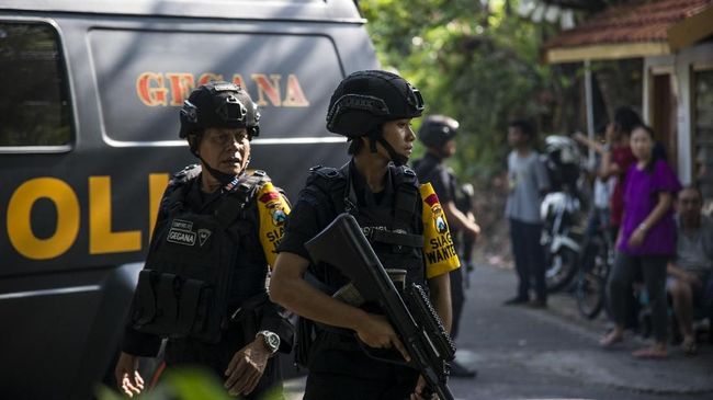 Bom Surabaya, Polri Minta Masyarakat Tenang Tapi Waspada