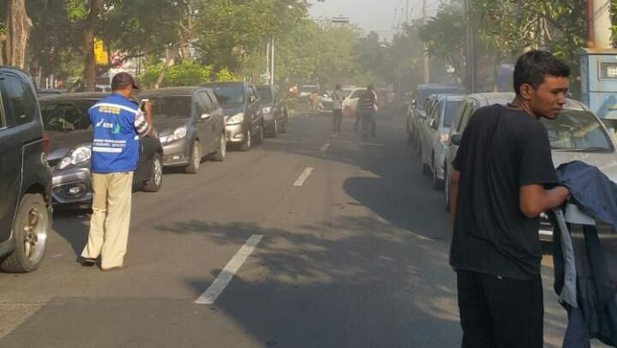 Teror bom kembali melanda Indonesia, kali ini terjadi di Surabaya, Jawa Timur, yang merupakan kota kedua terbesar di negara ini.
