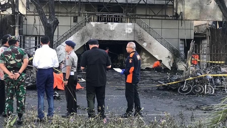 Presiden Joko Widodo meminta DPR segera merevisi UU Anti-Terorisme.
