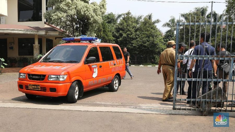 Raden Argo Kabid Humas Polda Metro Jaya membantah isu teroris dan peledakan menyerang Gereja Santa Anna Argo  yang terjadi Senin pagi.
