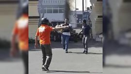 Masyarakat Diminta Menjauh dari Mapolrestabes Surabaya