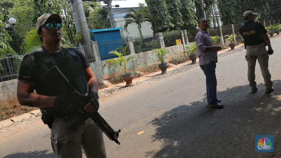 Raden Argo Kabid Humas Polda Metro Jaya membantah isu teroris dan peledakan menyerang Gereja Santa Anna Argo  yang terjadi Senin pagi.