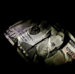 Mayday, Mayday! Dolar AS Mau Jatuh