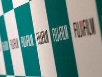 Produksi Obat Corona, Saham Fujifilm Sempat Melesat Tinggi
