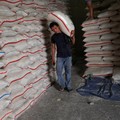 Tolak Komentar Soal Impor, Mentan: Stok Beras Cukup