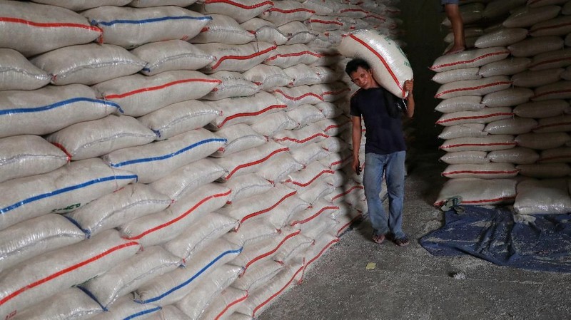 Perusahaan Umum Badan Usaha Logistik (Perum Bulog) menekankan menaikkan produksi beras mencapai 20 - 30% untuk Ramadan dan Idul Fitri.
