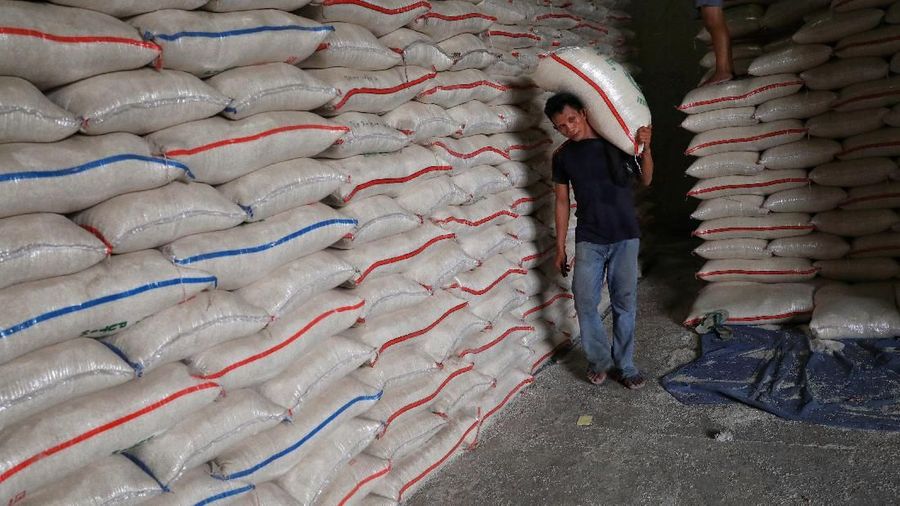 Impor 500.000 ton beras ini merupakan tahap kedua, setelah pada awal tahun pemerintah juga menerbitkan izin dengan jumlah sama.