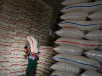 RI Putuskan Kembali Impor Maksimal 500.000 Ton Beras
