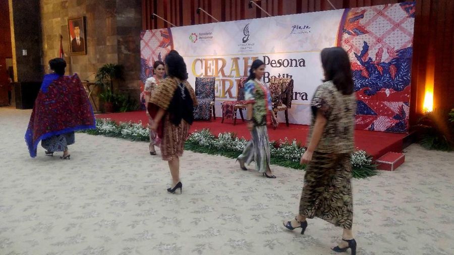 Sejumlah negara coba menyaingi batik Indonesia di pasar internasional.