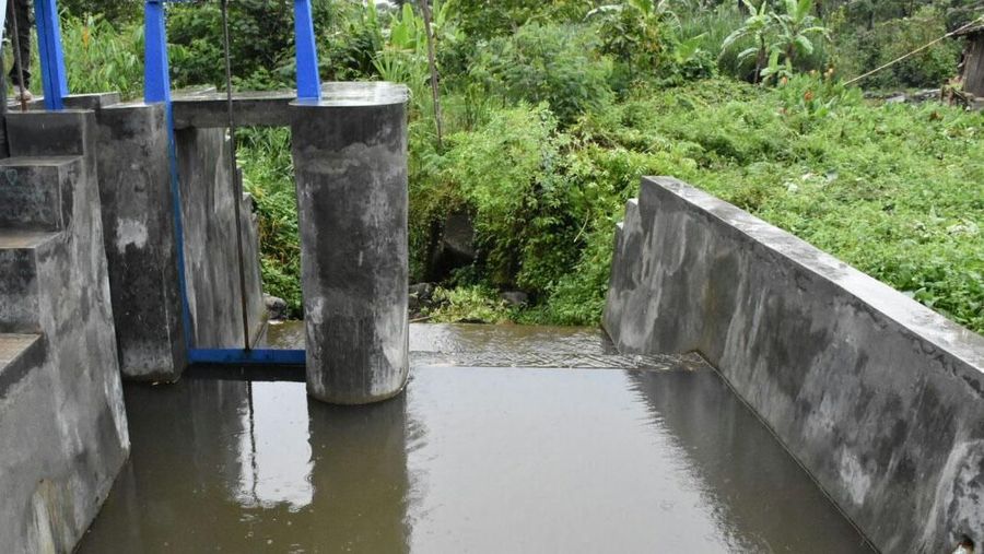 Kini masyarakat daerah tersebut bisa merasakan listrik setelah 72 tahun gelap gulita