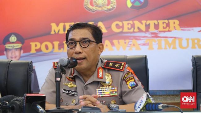 Polisi Buru Abu Bakar, Guru Dita Pengebom Gereja Surabaya