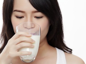 5 Alasan Minum Susu Saat Sahur Bisa Bikin Puasa Lebih Nyaman