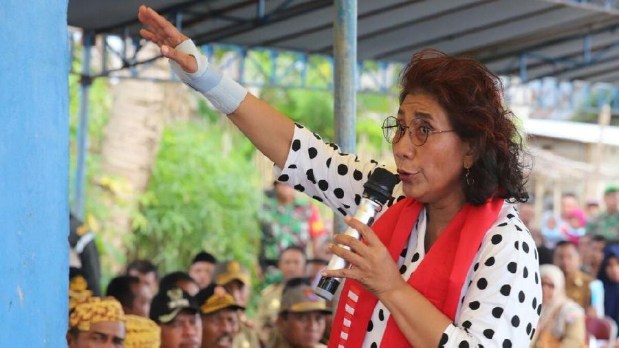 Menteri Kelautan dan Perikanan Susi Pudjiastuti menyebut lebih dari 7.000 kapal asing yang masuk Indonesia untuk mencuri ikan.