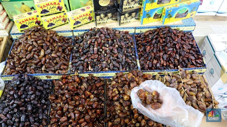 Memasuki bulan Ramadhan penjualan kurma meningkat 15% dari hari biasa.