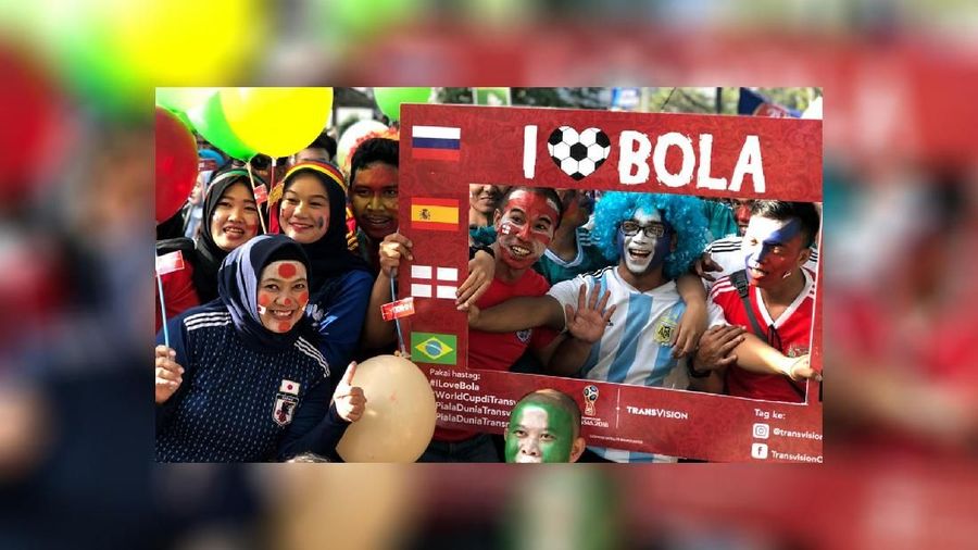 Jelang pagelaran sepakbola terbesar Piala Dunia 2018, Demam Piala Dunia 2018 menyebar dan menular ke pelosok Indonesia.