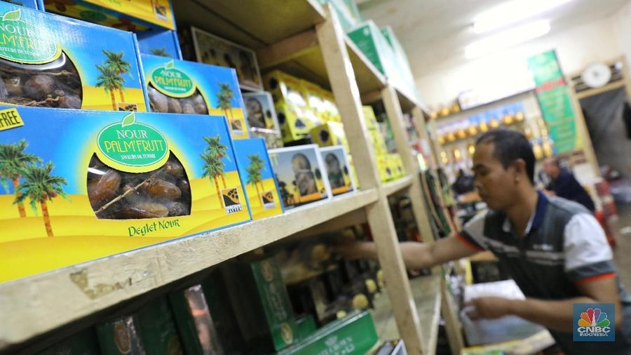 Memasuki bulan Ramadhan penjualan kurma meningkat 15% dari hari biasa.