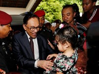 Anwar Ibrahim Dukung Penuh Pemerintahan PM Malaysia Mahathir