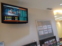 Pukul 13.00 WIB: Rupiah Menguat Jauhi 14.100 per Dolar AS