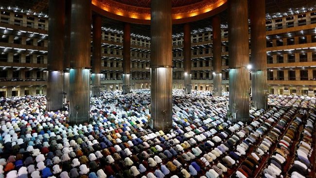 Doa Masuk dan Keluar Masjid Beserta Artinya