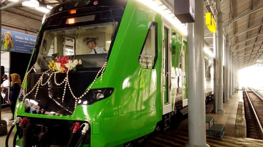 Satu rangkaian KA Solo Ekspres terdiri dari empat kereta dengan kapasitas angkut sebanyak 393 penumpang