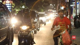 Wahid dan Cerita Puluhan Tahun Menjadi Loper Koran
