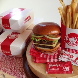 Pengguna Allo Bank, Ada Paket Makan Siang Wendy's Gratis Nih!