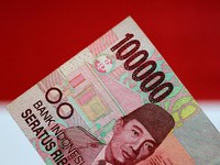 Dolar AS To The Moon, Siang-Siang Rupiah Makin Merana...