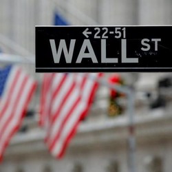 Wallstreet Stabil, Indeks Saham AS Bertahan di Rekor Tertinggi