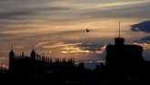 Namun secara bertahap, struktur bangunan diganti dengan benteng batu yang bertahan selama pengepungan dalam Perang Baron Pertama pada awal abad ke-13 Masehi. (Reuters/Toby Melville)