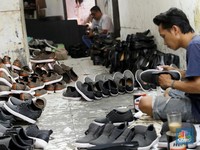 Perajin Sepatu Ikut Kebanjiran Order di Bulan Ramadan