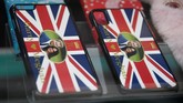 Harry menjadi sorotan setelah sang kakak, Pangeran William hidup bahagia dengan Kate Middleton dan tiga orang anaknya. Publik merasa penasaran dengan kehidupan Harry, sama seperti yang mereka lakukan terhadap William. (REUTERS/Toby Melville)